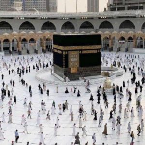 135-170929-farewell-tawaf-pilgrims-end-hajj-journey_700x400